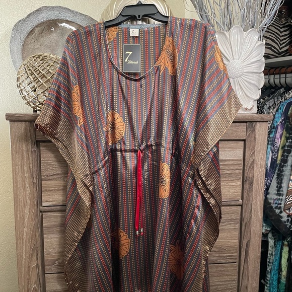 Caftan Blouse - Picture 3 of 16
